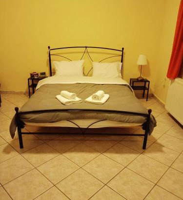Agios Dimitrios House | Detached house with a lovely yard 5' walk from Metro Station Agios Dimitrios and METRO MALL
