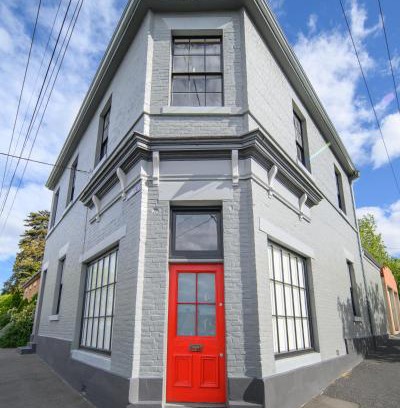 Battery Point Apartment | DeWitt Apartment - 3 Red Doors Battery Point