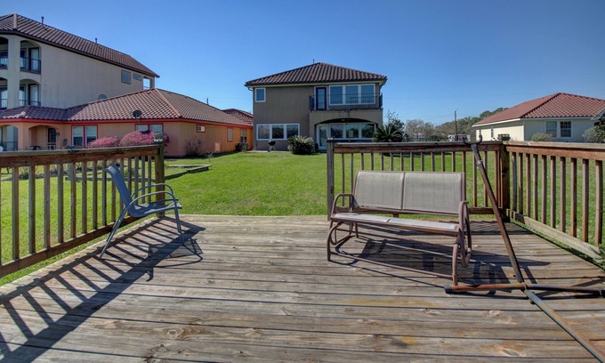 Dickinson House | Dickinson Home w/PatioGrill - Galveston