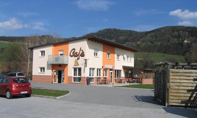 Anger House | Die Glocke