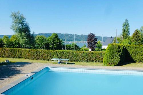 Ludwigshafen Apartment | Die Seeblume - Ferienwohnung mit Pool und Seeblick