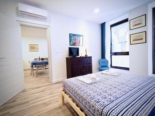 Genoa Historical Centre Apartment | DIMORA SOTTORIPA 24 DI FRONTE ALL’ACQUARIO - GENOVABNB IT