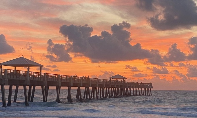 Juno Beach House | Directly across Juno Beach and Pier!