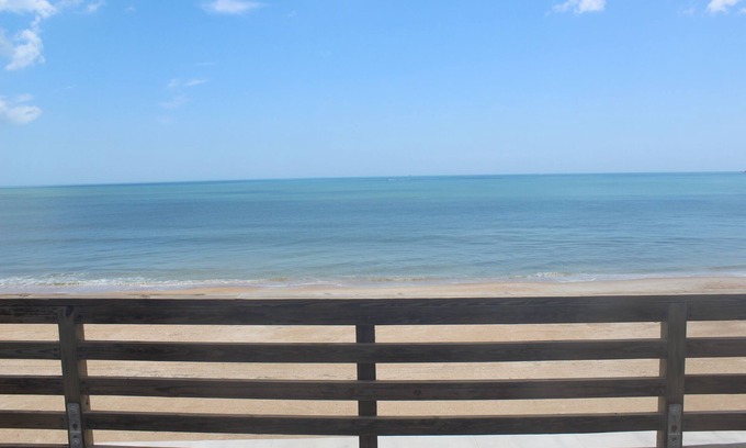 Vilano Beach Cottage | Directly on one of Florida's Best Beaches! Vilano Bch. Oceanfront, St. Augustine