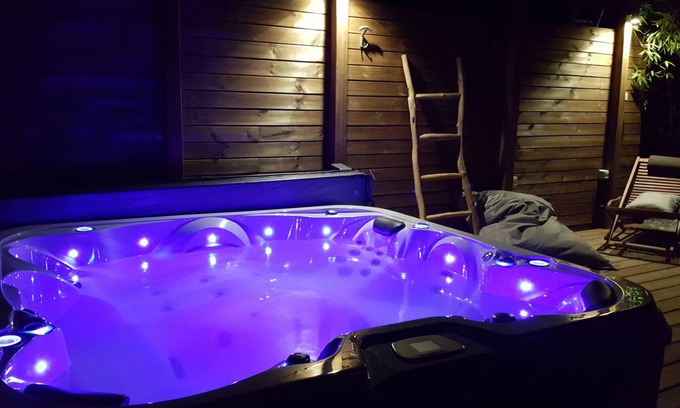 Apt Apartment | Disabled-friendly apartment on the ground floor of an old country house