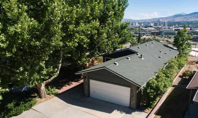 Northeast Reno House | *Discounted* Skyline Escape~Reno~UNR~Tahoe~Casino