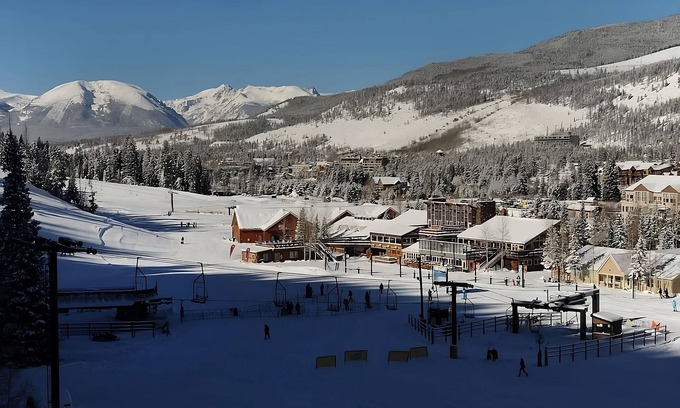 Mountain House Hotel | Discover Keystone Peaks! 2 Classy Units, Pet-friendly, Free Breakfast, Shuttle!