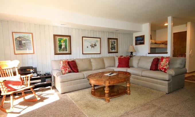 Mammoth Lakes House | Discovery 4 #113