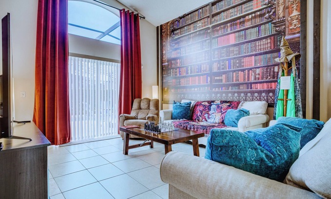 Lake Berkley House | Disney themed 5 bd/3 ba House w/Pool & Hot Tub in Kissimmee