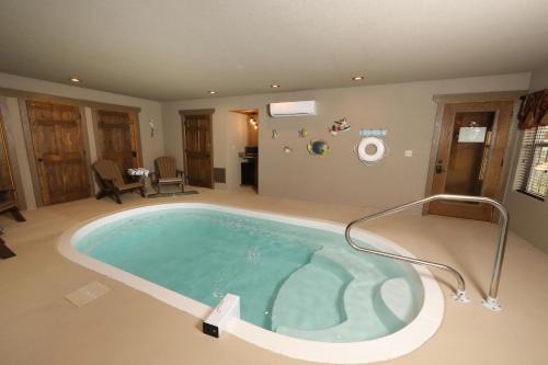 Gatlinburg Ski Chalet | Dive Right In by Eden Crest