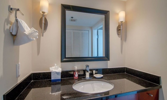 Bushiri Hotel | Divi Golf and Beach Resort Hotel Suite