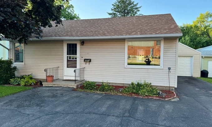 Dixon House | Dixon hideaway. 2BR comfy house with fenced yard