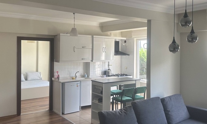 Pendik Apartment | DLK Deluxe LUX 7 Minute Airport Central 70q 1+1