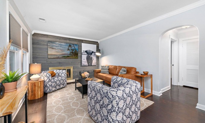Fairway House | Dog-friendly 3BD/3BA in Fairway!