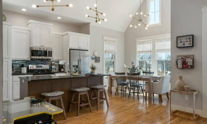 Eufaula House | Dog Friendly Home in Carlton Landing | Blue Haven