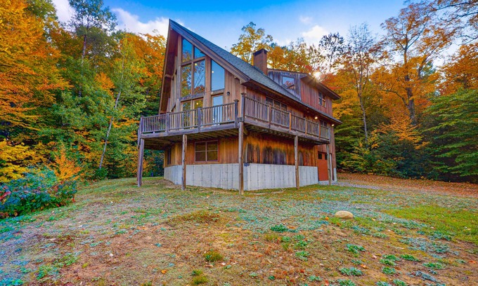 Jackson House | Dog-friendly home with Mt. Washington view, firepit, WiFi, & deck