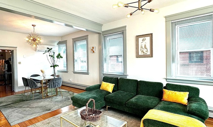 Federal Hill Apartment | Dog friendly, stylish accommodations for up to 6 on Federal Hill in Providence.