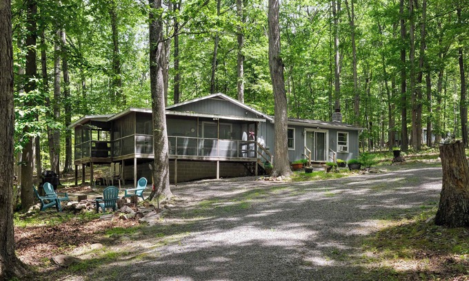 Great Cacapon Ski Chalet | Dog-Friendly w Hot Tub, Fire Pit & River Access