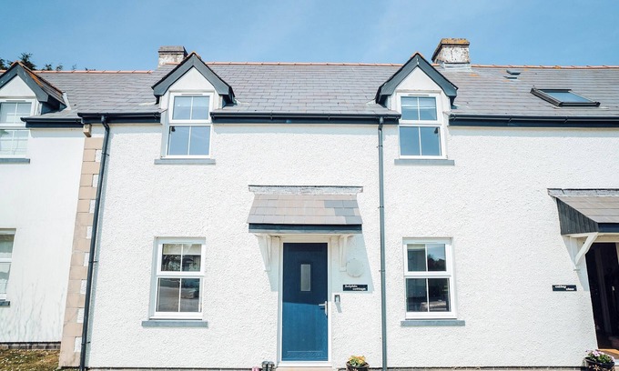 Lydstep Cottage | Dolphin Cottage - UK6733
