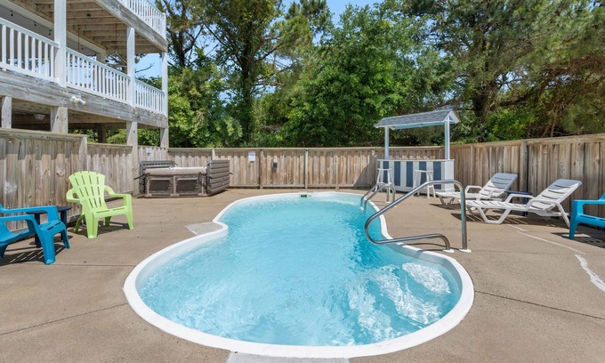 Carolina Dunes House | Dolphin Dunes: Pool, Hot Tub, Tiki Bar, Rec Room