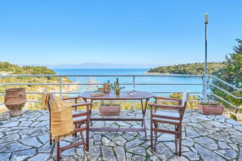 Katsimatika Apartment | Dolphin studio