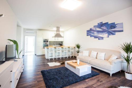 Tomasov Apartment | Dom Tomášov D