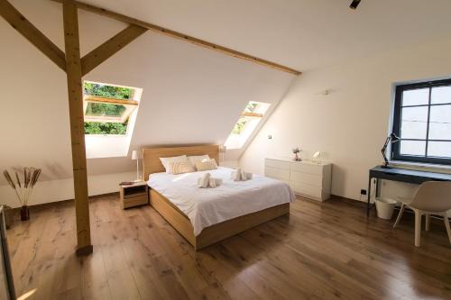 Pradnik Czerwony Apartment | Dom z ogrodem i prywatnym parkingiem w Krakowie