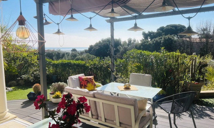 Saint-Laurent-du-Var Apartment | DOMAINE DES PLATEAUX FLEURIS, 3P with garden and garage near Nice and Antibes