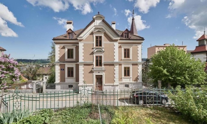 La Chaux-de-Fonds Apartment | Domaine des Tourelles - Ferien im Baudenkmal