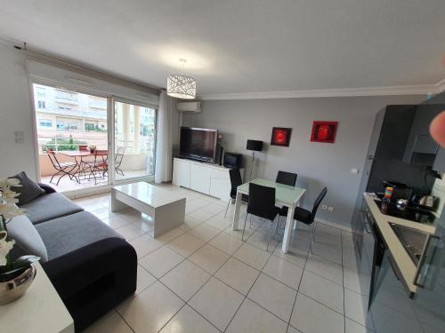 Antibes Apartment | Domaine Juan Flore