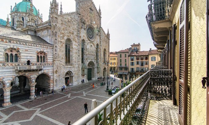 Como City Centre Apartment | Dome's Magic - The House Of Travelers