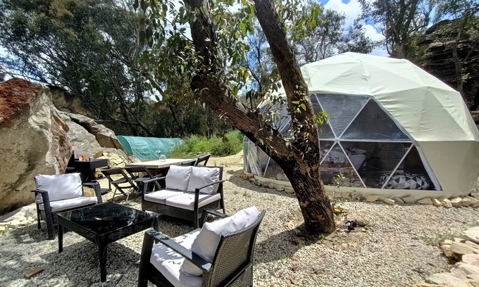 Mount Victoria Apartment | Dome Solar Studio Escape Set in native forest high in the Blue Mountains. Enjoy