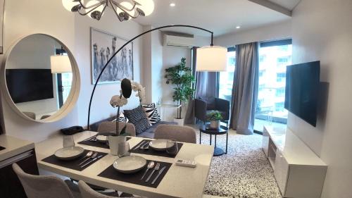 Maribago Apartment | Dominiks silent and quite Classic 1 Bedroom 47 sqm Tambuli Pool Balcony Beach Mactan up to 6 People