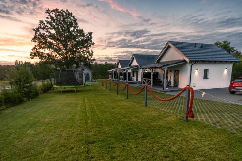 Suleczyno House | Domki Pod Dębem