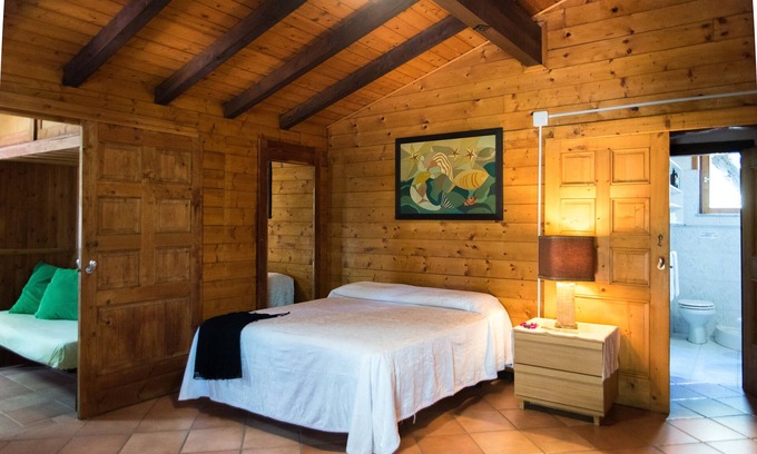 Villammare House | Donata, cosy holiday home 3 min walk to beach