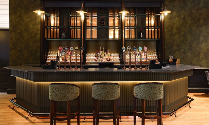 Newbury Hotel | Donnington & Co.