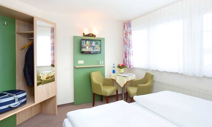 Neuensien Apartment | Doppelzimmer mit Seeblick II - Ferienzimmer und -wohnungen mit Seeblick