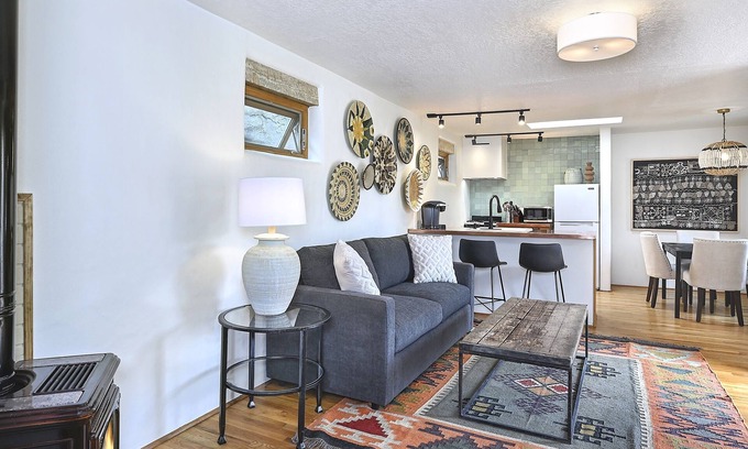 Downtown Santa Fe Bed & Breakfast | Dos Hermanas Casita 4 | Downtown | Courtyard