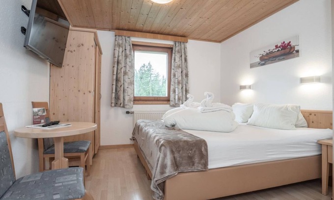 Scheffau am Wilden Kaiser Bed & Breakfast | Double room, shower, WC, standard, from 4 nights half board - Berggasthof Bärnstatt