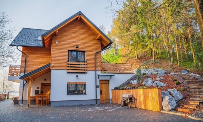 Celje Bed & Breakfast | Double bedroom with balcony and idyllic view surrounded by nature