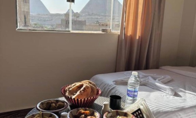 Giza Governorate Apartment | Double or Twin Room with Mountain View