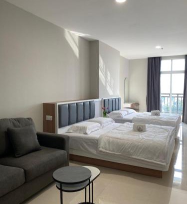 Lubuk Baja Apartment | Double Queen Room Formosa Residence by Skyline