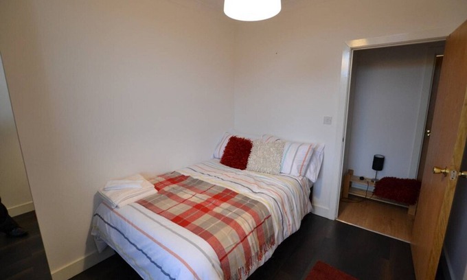 Limehouse Apartment | Double Room 1 in flat on East London.