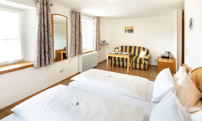 Endenburg Apartment | Double room 2 with balcony