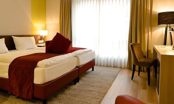 Alzey Hotel | Double room "Beerenauslese", shower, toilet - Weinhotel Kaisergarten