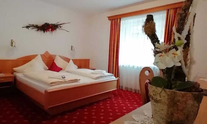 Rauris Bed & Breakfast | Double Room "Birke" - Breakfast Hotel Birkenhof
