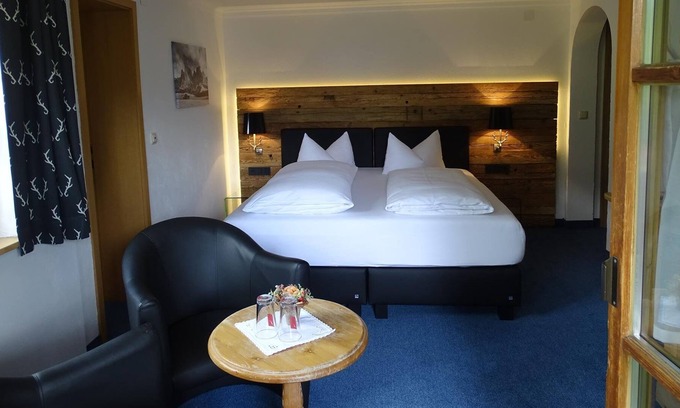 Hirschegg Apartment | Double Room C with Balcony - The Berghof