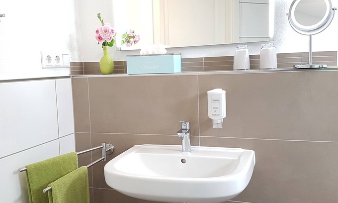 Moehnesee Apartment | Double room forest view approx. 20sqm shower/WC