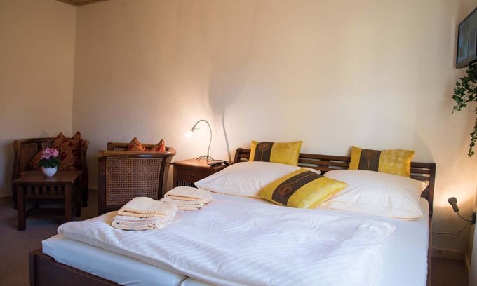 Bahretal Bed & Breakfast | Double room GAMRIG - WITHOUT breakfast - - Pension Am historischen Kalkwerk