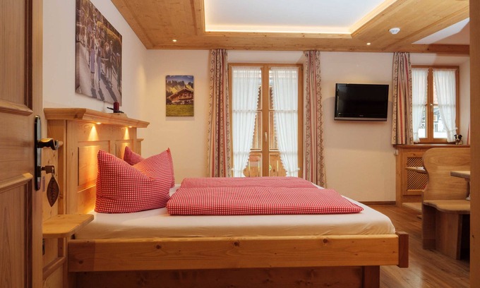 Fischhausen Apartment | Double room Krokus - The Anderlbauer am See